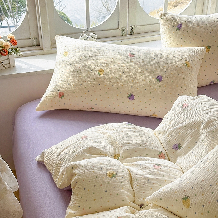 91家纺网 家纺一手货源 找家纺 木楌家居 2025新款A类全棉皱皱纱印花四件套 草莓啵啵