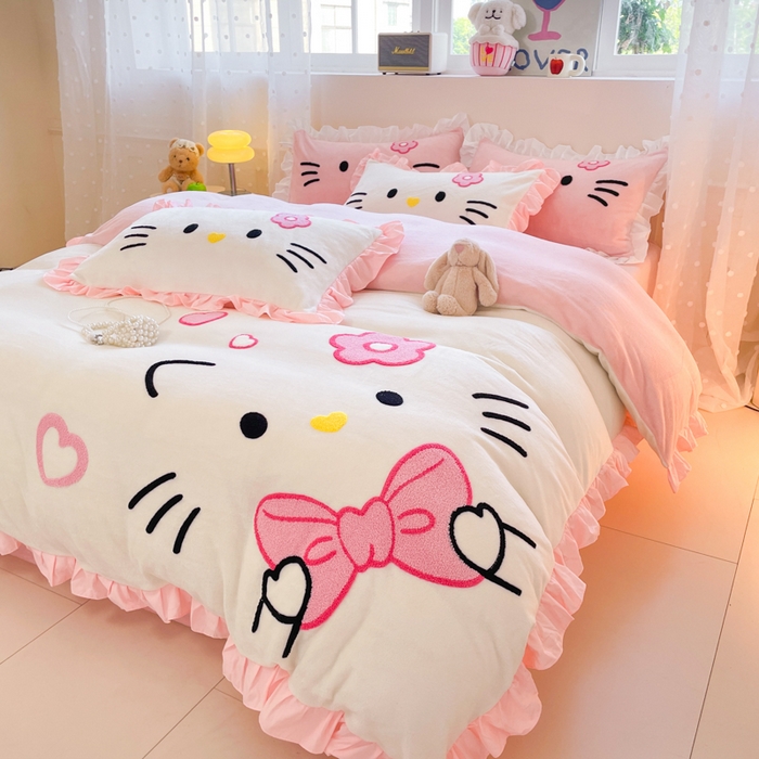 91家纺网 家纺一手货源 找家纺 泉欣家纺 2025新款牛奶绒公主风毛巾绣花床单款床笠款四件套三件套奶糖猫咪（专版） 奶糖猫咪-粉白