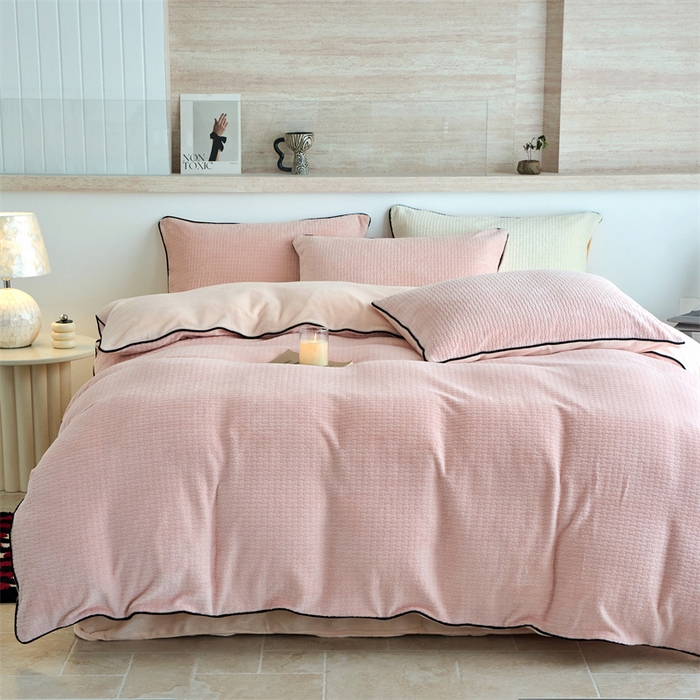 91家纺网 家纺一手货源 找家纺 兰紫橙家纺 2025新款牛奶绒嵌边提花剪花四件套（含买家秀） 心链-少女粉