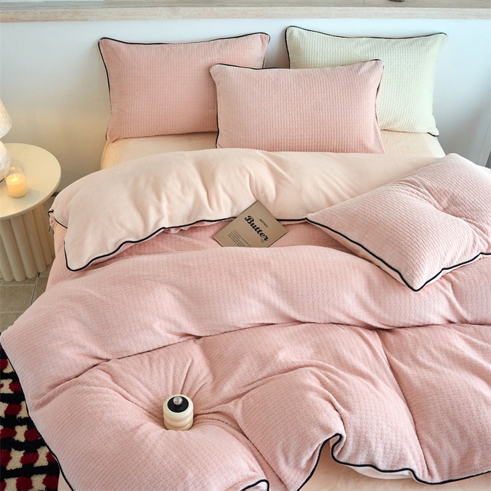 91家纺网 家纺一手货源 找家纺 兰紫橙家纺 2025新款牛奶绒嵌边提花剪花四件套（含买家秀） 心链-少女粉