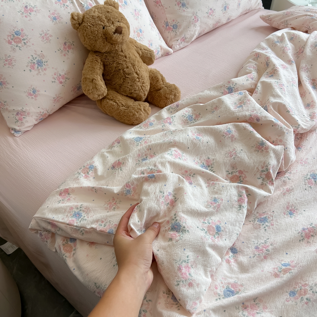 91家纺网 家纺一手货源 找家纺 韩巢家纺 2025新款双层纱床上用品四件套热销款超柔学生宿舍床单被套三件套 芊芊花海