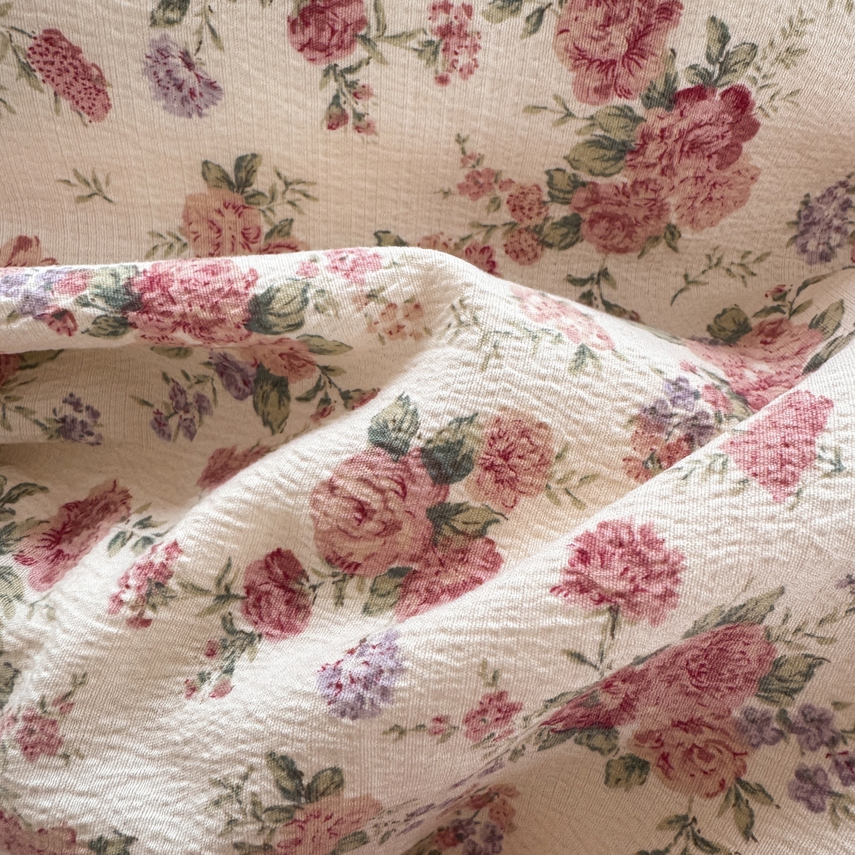 91家纺网 家纺一手货源 找家纺 典雅家纺 2025新款A类超柔双层纱四件套花边工艺款四件套 爱意浓