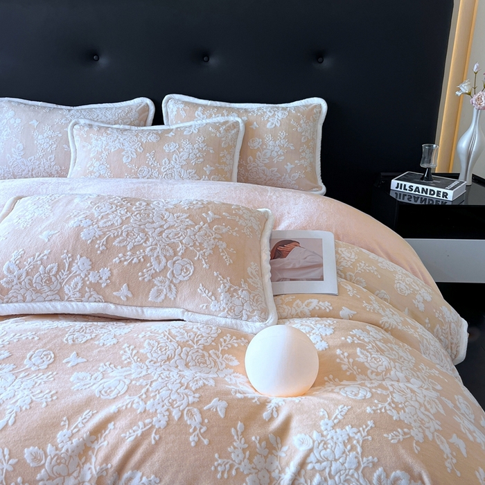 91家纺网 家纺一手货源 找家纺 诺梵 2025新款8斤立体雕花牛奶绒四件套_控价标准高于139，加大高于149 蒂娜-黄