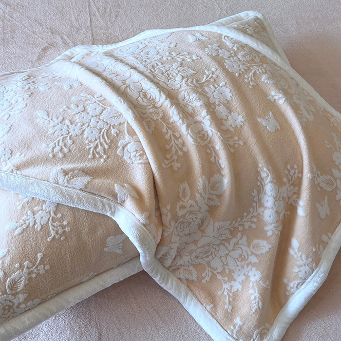 91家纺网 家纺一手货源 找家纺 诺梵 2025新款8斤立体雕花牛奶绒四件套_控价标准高于139，加大高于149 蒂娜-黄