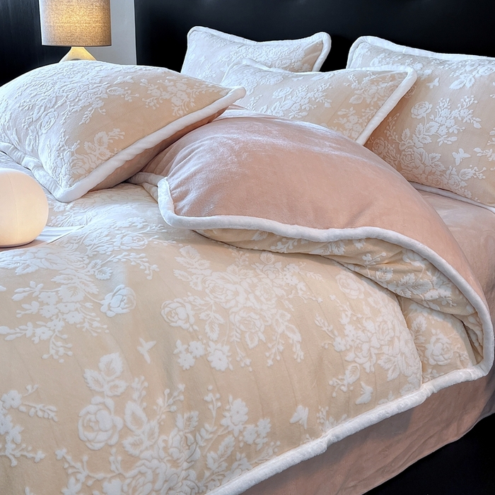 91家纺网 家纺一手货源 找家纺 诺梵 2025新款8斤立体雕花牛奶绒四件套_控价标准高于139，加大高于149 蒂娜-黄