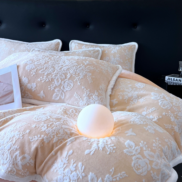 91家纺网 家纺一手货源 找家纺 诺梵 2025新款8斤立体雕花牛奶绒四件套_控价标准高于139，加大高于149 蒂娜-黄