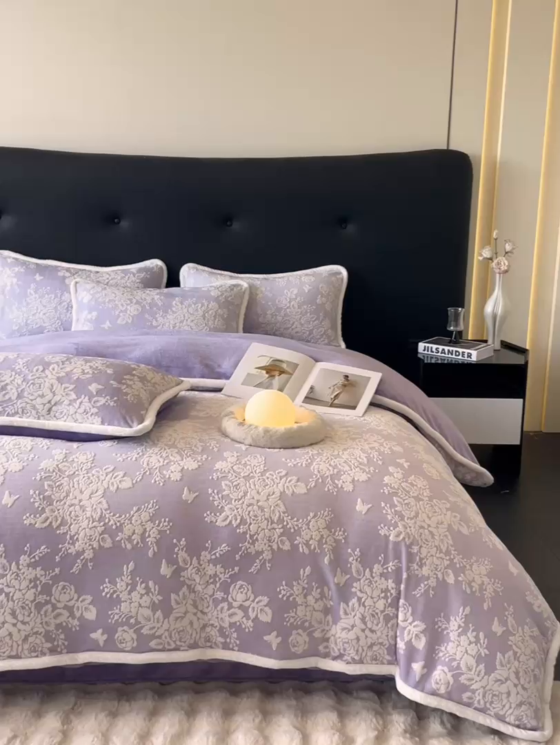 91家纺网 家纺一手货源 找家纺 诺梵 2025新款8斤立体雕花牛奶绒四件套_控价标准高于139，加大高于149 蒂娜-紫