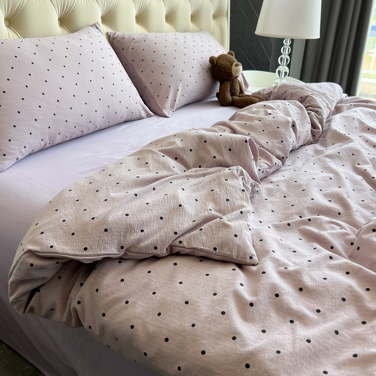 91家纺网 家纺一手货源 找家纺 韩巢家纺 2025新款双层纱床上用品四件套热销款超柔学生宿舍床单被套三件套 黑丁香紫波点