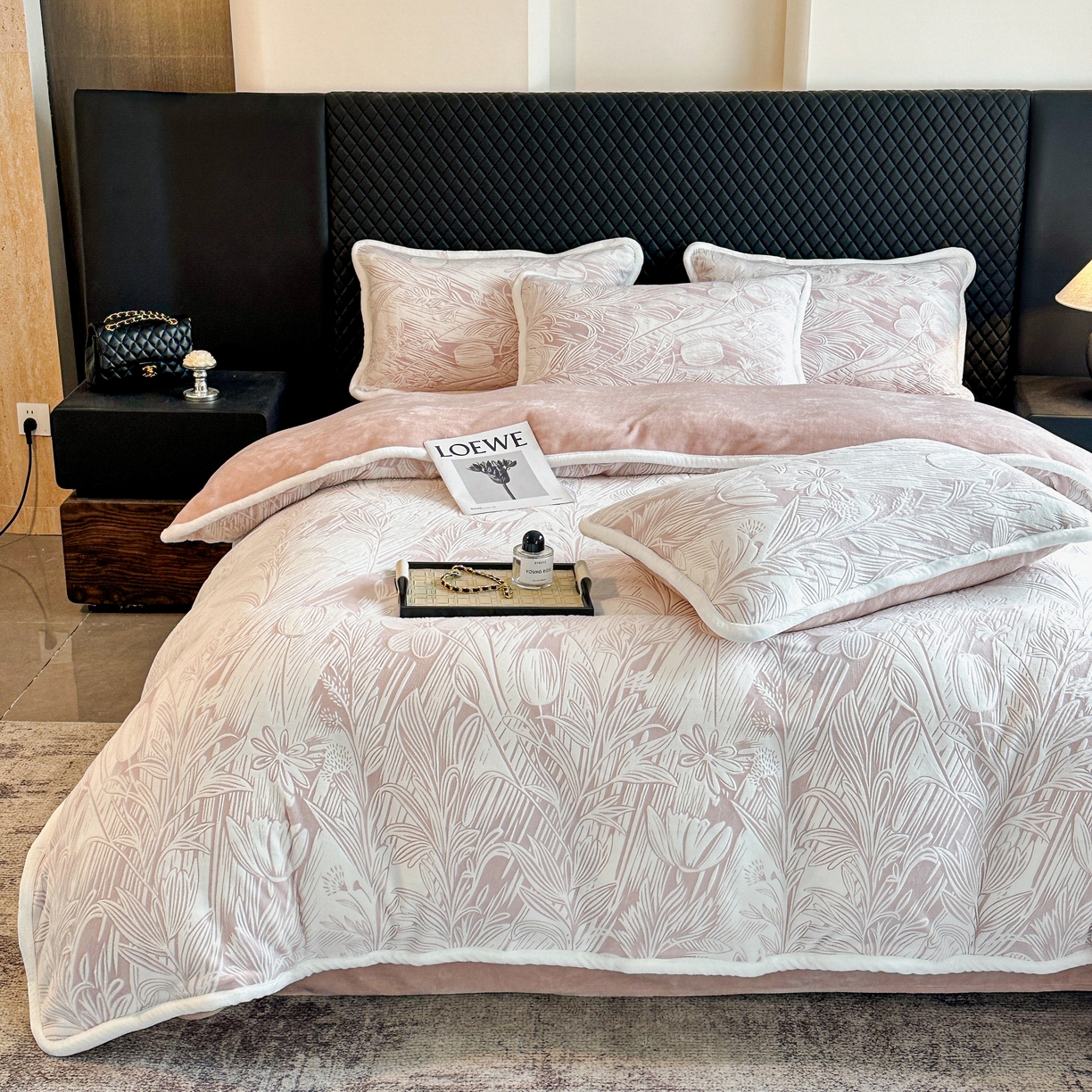 91家纺网 家纺一手货源 找家纺 诺梵 2025新款8斤立体雕花牛奶绒四件套_控价标准高于139，加大高于149 含香待放-粉