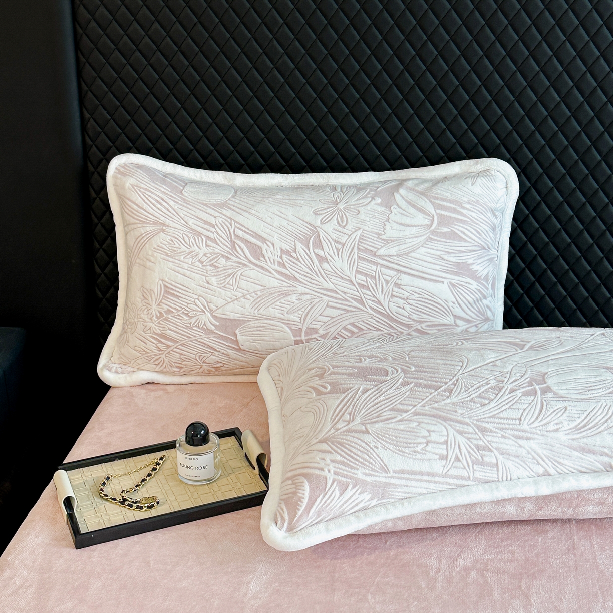 91家纺网 家纺一手货源 找家纺 诺梵 2025新款8斤立体雕花牛奶绒四件套_控价标准高于139，加大高于149 含香待放-粉