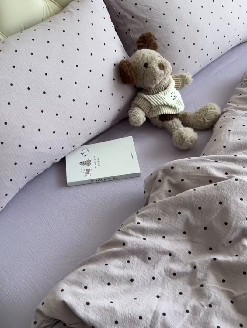 91家纺网 家纺一手货源 找家纺 韩巢家纺 2025新款双层纱床上用品四件套热销款超柔学生宿舍床单被套三件套 黑丁香紫波点