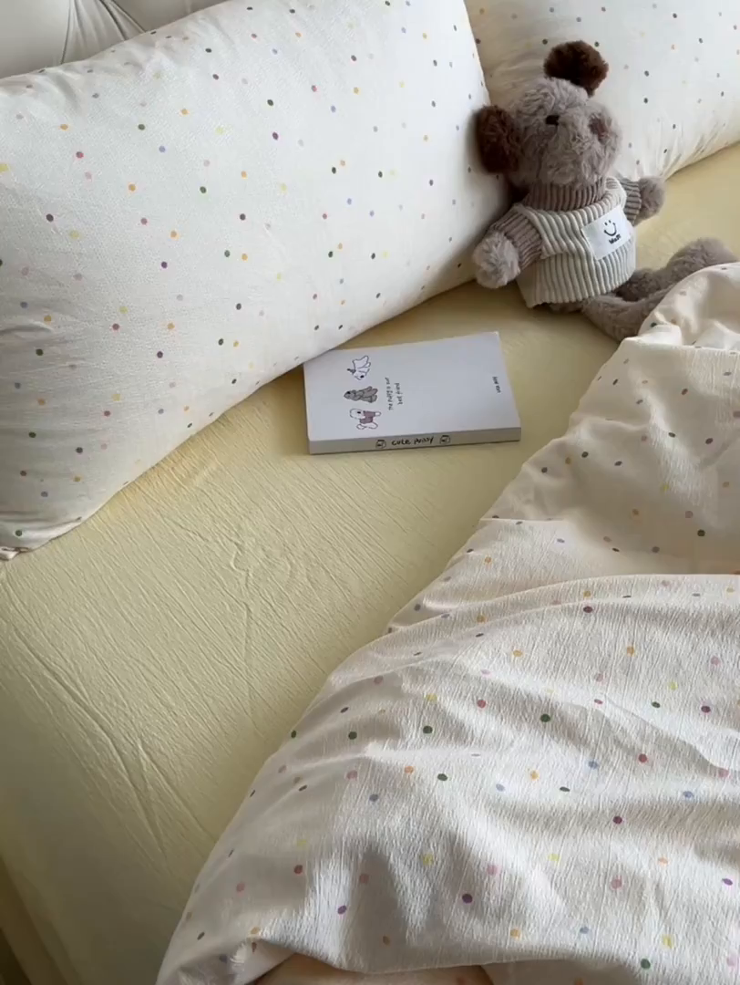 91家纺网 家纺一手货源 找家纺 韩巢家纺 2025新款双层纱床上用品四件套热销款超柔学生宿舍床单被套三件套 波点世界