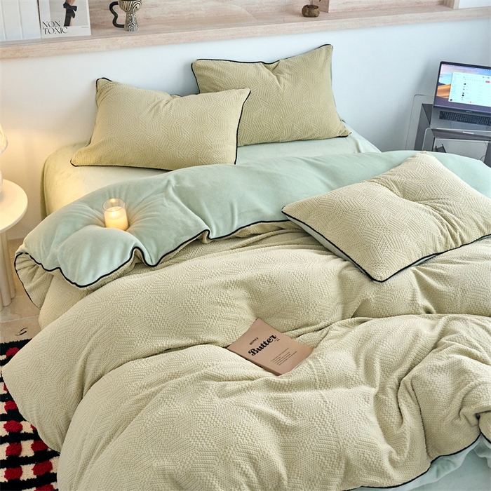 91家纺网 家纺一手货源 找家纺 兰紫橙家纺 2025新款牛奶绒嵌边提花剪花四件套（含买家秀） 织梦-绿