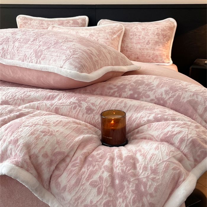 91家纺网 家纺一手货源 找家纺 诺梵 2025新款8斤立体雕花牛奶绒四件套_控价标准高于139，加大高于149 花朝梦-粉