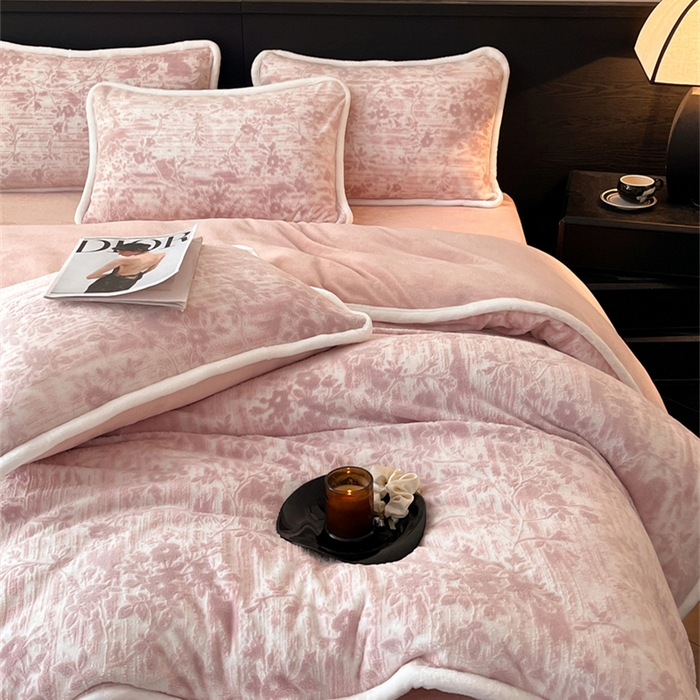 91家纺网 家纺一手货源 找家纺 诺梵 2025新款8斤立体雕花牛奶绒四件套_控价标准高于139，加大高于149 花朝梦-粉