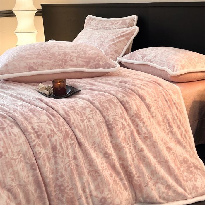 91家纺网 家纺一手货源 找家纺 诺梵 2025新款8斤立体雕花牛奶绒四件套_控价标准高于139，加大高于149 花朝梦-粉