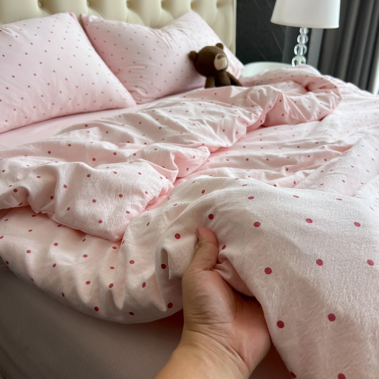 91家纺网 家纺一手货源 找家纺 韩巢家纺 2025新款双层纱床上用品四件套热销款超柔学生宿舍床单被套三件套 红深粉波点