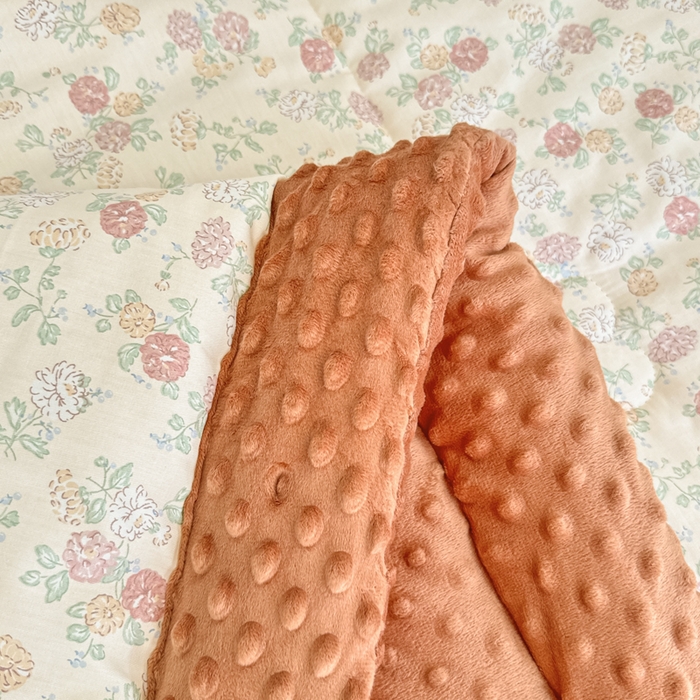 91家纺网 家纺一手货源 找家纺 宜梦家居 2025新款全棉纯棉豆豆被被子被芯 BT-花花世界