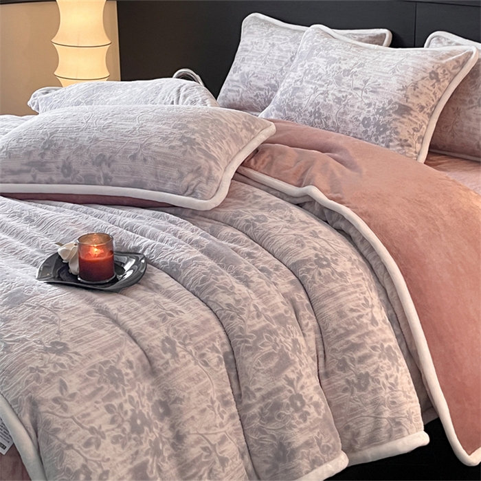 91家纺网 家纺一手货源 找家纺 诺梵 2025新款8斤立体雕花牛奶绒四件套_控价标准高于139，加大高于149 花朝梦-灰