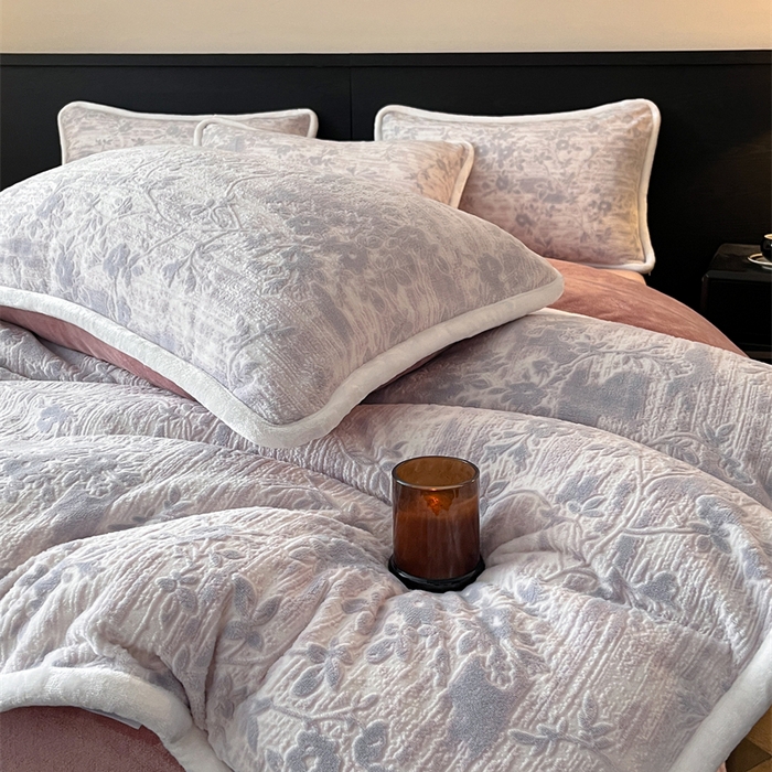 91家纺网 家纺一手货源 找家纺 诺梵 2025新款8斤立体雕花牛奶绒四件套_控价标准高于139，加大高于149 花朝梦-灰