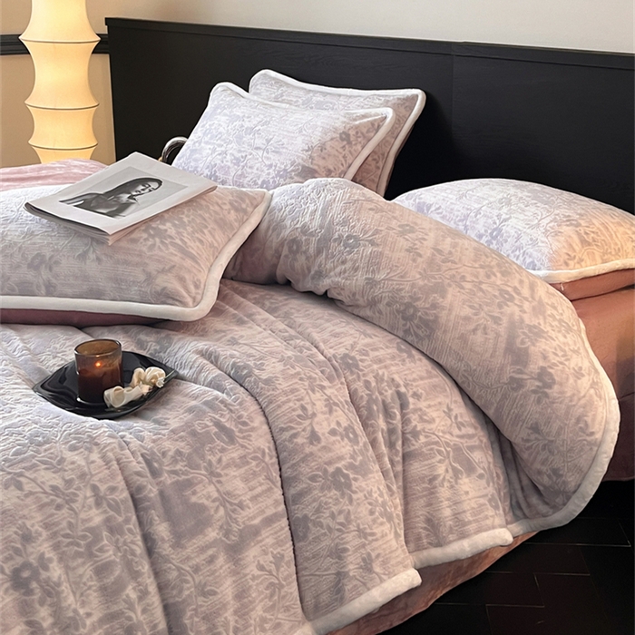 91家纺网 家纺一手货源 找家纺 诺梵 2025新款8斤立体雕花牛奶绒四件套_控价标准高于139，加大高于149 花朝梦-灰