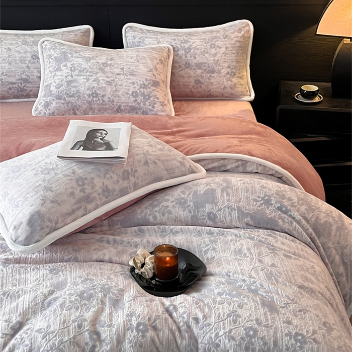 91家纺网 家纺一手货源 找家纺 诺梵 2025新款8斤立体雕花牛奶绒四件套_控价标准高于139，加大高于149 花朝梦-灰