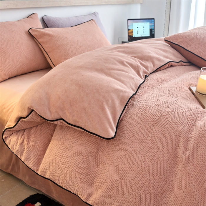 91家纺网 家纺一手货源 找家纺 兰紫橙家纺 2025新款牛奶绒嵌边提花剪花四件套（含买家秀） 织梦-暖咖