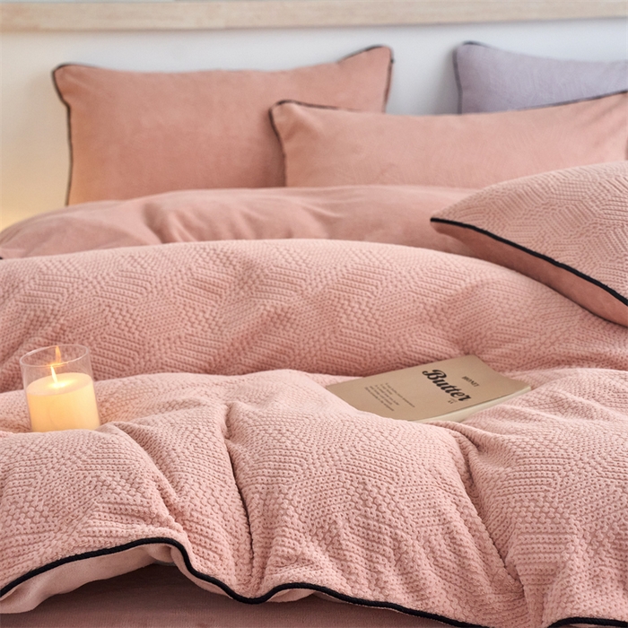 91家纺网 家纺一手货源 找家纺 兰紫橙家纺 2025新款牛奶绒嵌边提花剪花四件套（含买家秀） 织梦-暖咖