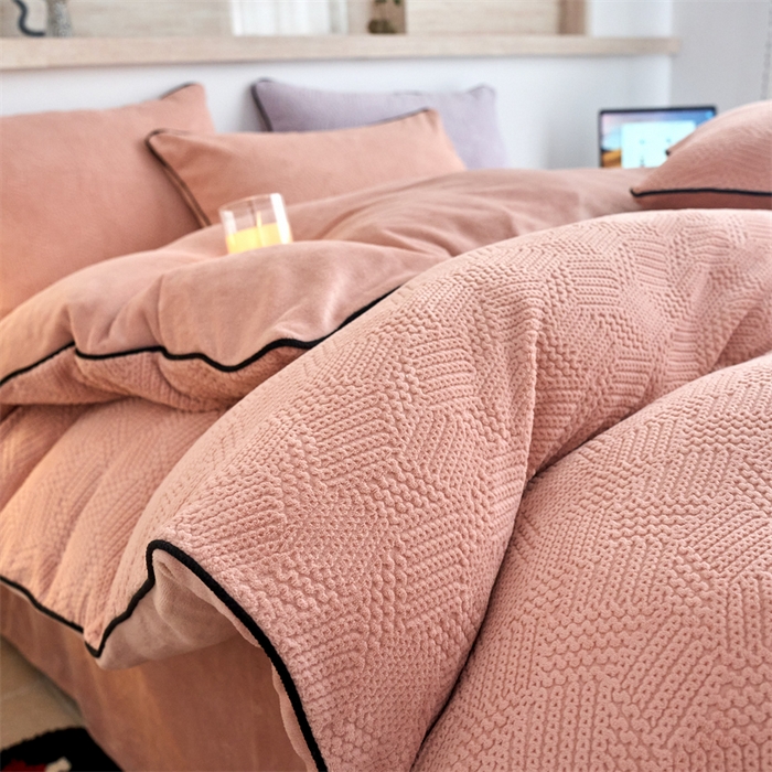 91家纺网 家纺一手货源 找家纺 兰紫橙家纺 2025新款牛奶绒嵌边提花剪花四件套（含买家秀） 织梦-暖咖