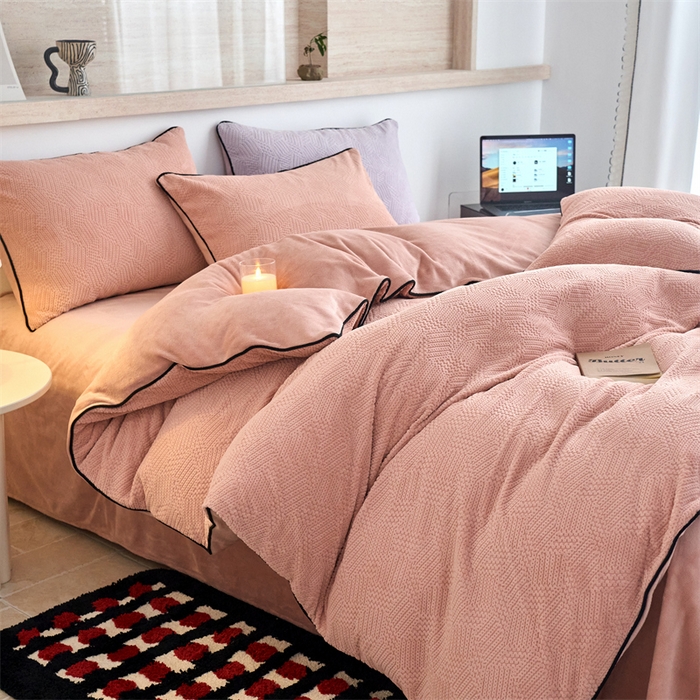 91家纺网 家纺一手货源 找家纺 兰紫橙家纺 2025新款牛奶绒嵌边提花剪花四件套（含买家秀） 织梦-暖咖