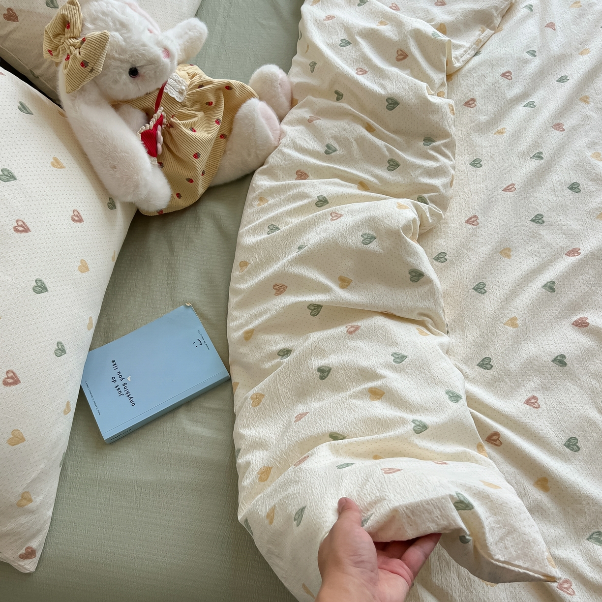 91家纺网 家纺一手货源 找家纺 韩巢家纺 2025新款双层纱床上用品四件套热销款超柔学生宿舍床单被套三件套 浪漫世界