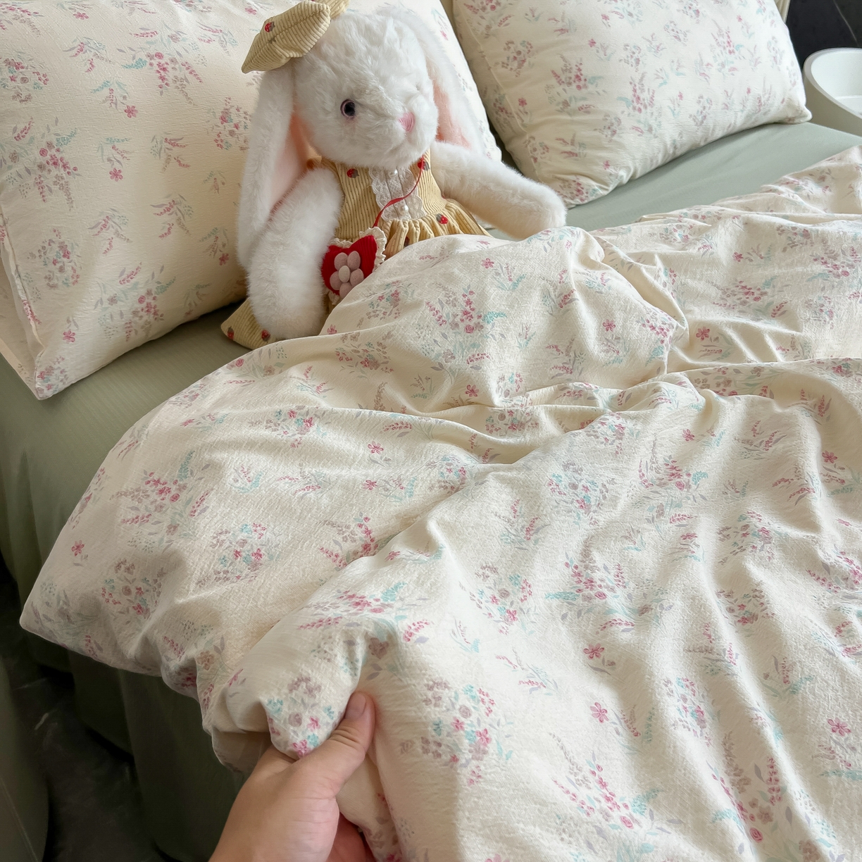 91家纺网 家纺一手货源 找家纺 韩巢家纺 2025新款双层纱床上用品四件套热销款超柔学生宿舍床单被套三件套 奶昔甜糕-粉