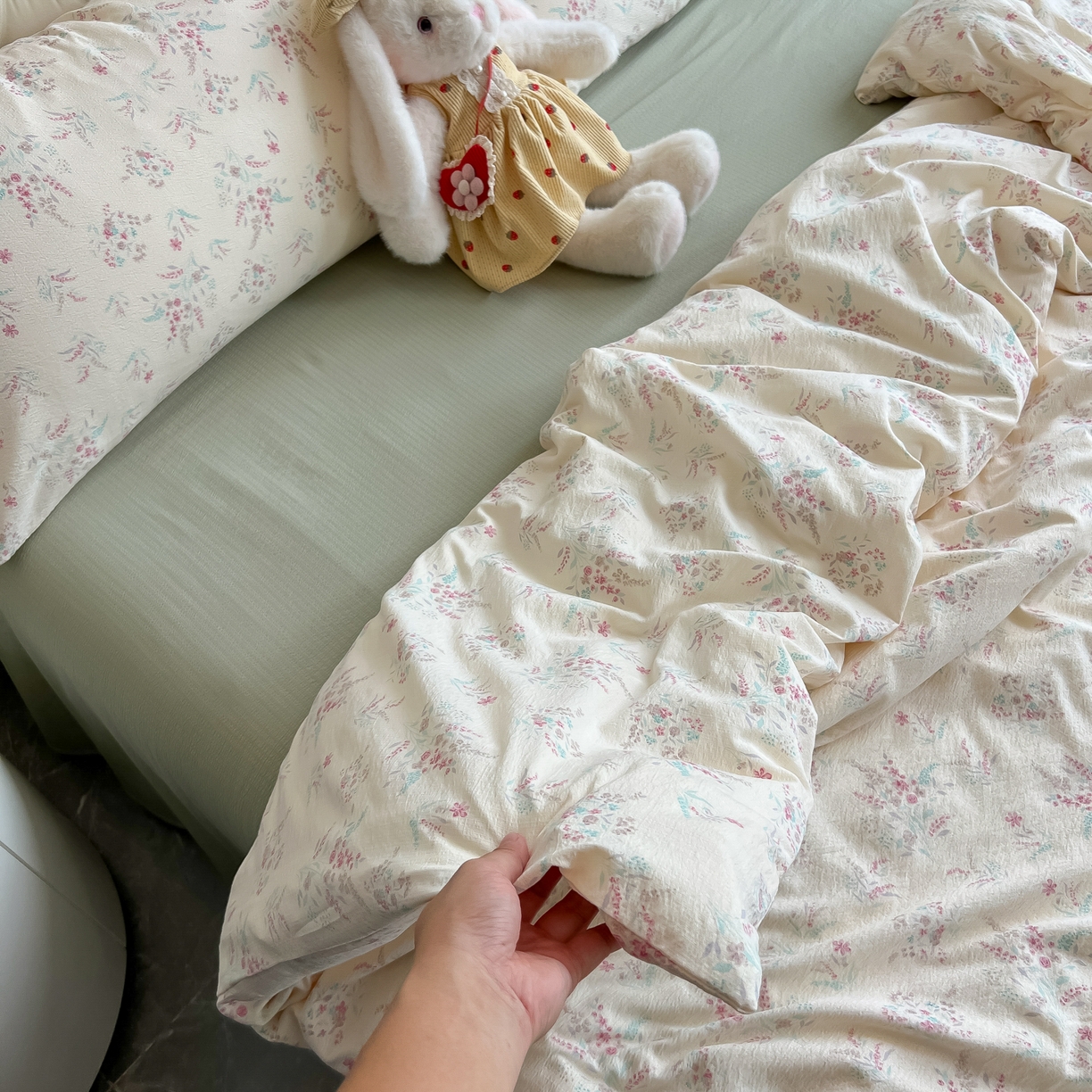 91家纺网 家纺一手货源 找家纺 韩巢家纺 2025新款双层纱床上用品四件套热销款超柔学生宿舍床单被套三件套 奶昔甜糕-粉