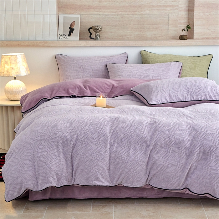 91家纺网 家纺一手货源 找家纺 兰紫橙家纺 2025新款牛奶绒嵌边提花剪花四件套（含买家秀） 织梦-紫