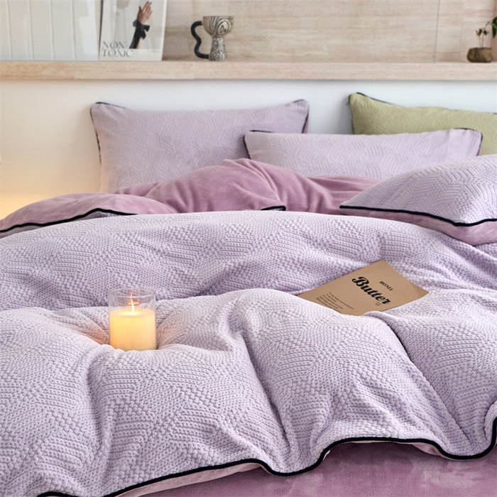 91家纺网 家纺一手货源 找家纺 兰紫橙家纺 2025新款牛奶绒嵌边提花剪花四件套（含买家秀） 织梦-紫