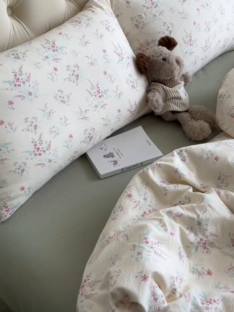 91家纺网 家纺一手货源 找家纺 韩巢家纺 2025新款双层纱床上用品四件套热销款超柔学生宿舍床单被套三件套 奶昔甜糕-粉