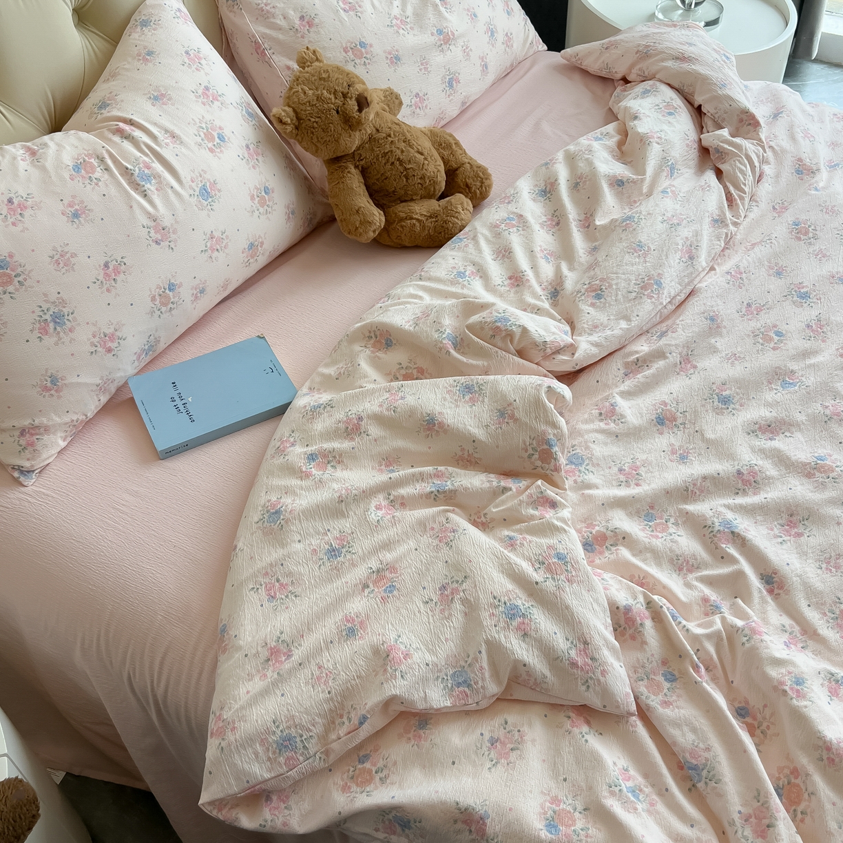 91家纺网 家纺一手货源 找家纺 韩巢家纺 2025新款双层纱床上用品四件套热销款超柔学生宿舍床单被套三件套 芊芊花海