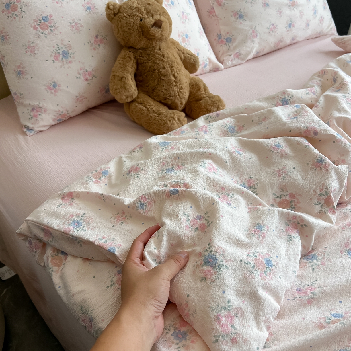 91家纺网 家纺一手货源 找家纺 韩巢家纺 2025新款双层纱床上用品四件套热销款超柔学生宿舍床单被套三件套 芊芊花海