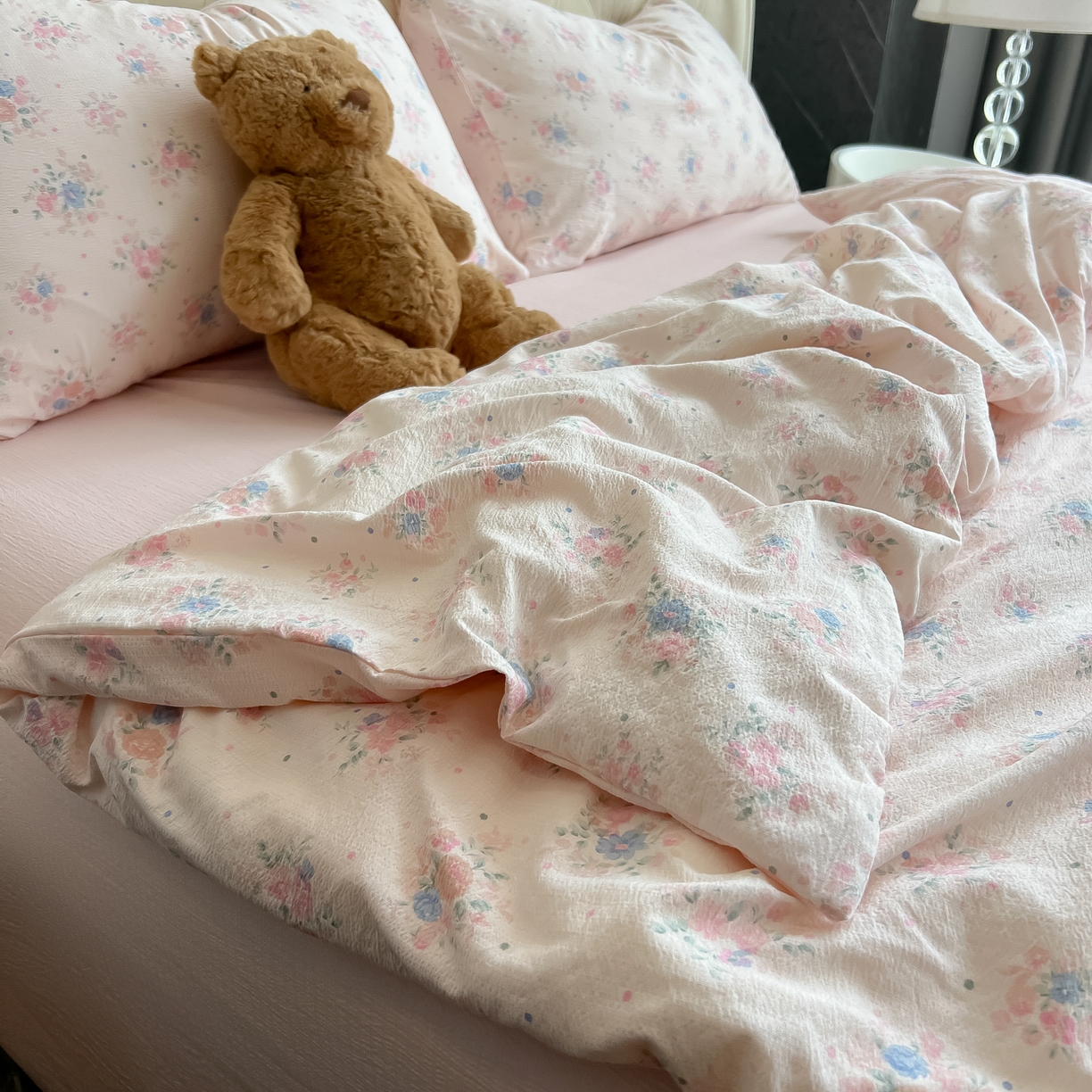 91家纺网 家纺一手货源 找家纺 韩巢家纺 2025新款双层纱床上用品四件套热销款超柔学生宿舍床单被套三件套 芊芊花海