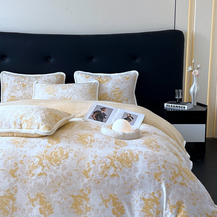 91家纺网 家纺一手货源 找家纺 诺梵 2025新款8斤立体雕花牛奶绒四件套_控价标准高于139，加大高于149 洛丽塔-黄