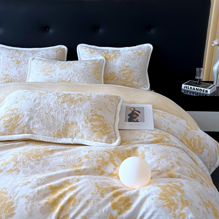 91家纺网 家纺一手货源 找家纺 诺梵 2025新款8斤立体雕花牛奶绒四件套_控价标准高于139，加大高于149 洛丽塔-黄