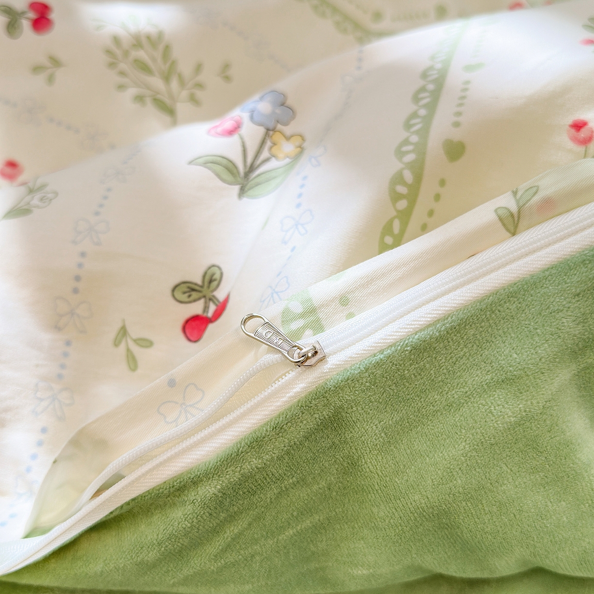 91家纺网 家纺一手货源 找家纺 清雅福 2025新款秋冬新品全棉印花棉加绒单被套单品被套被套单件 棉绒-草莓兔