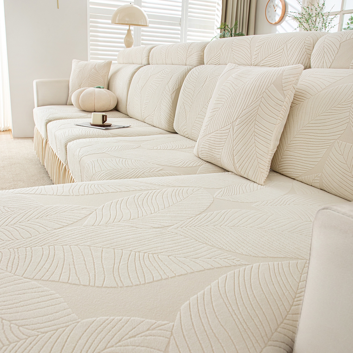 91家纺网 家纺一手货源 找家纺 沐沐家纺 2026新款霏叶裙边沙发笠 亚麻白