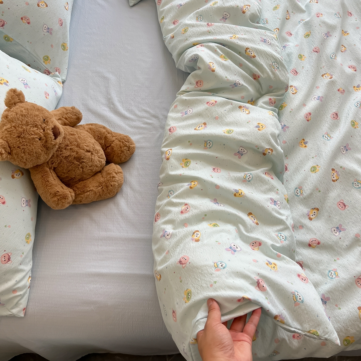 91家纺网 家纺一手货源 找家纺 韩巢家纺 2025新款双层纱床上用品四件套热销款超柔学生宿舍床单被套三件套 绒毛摇滚