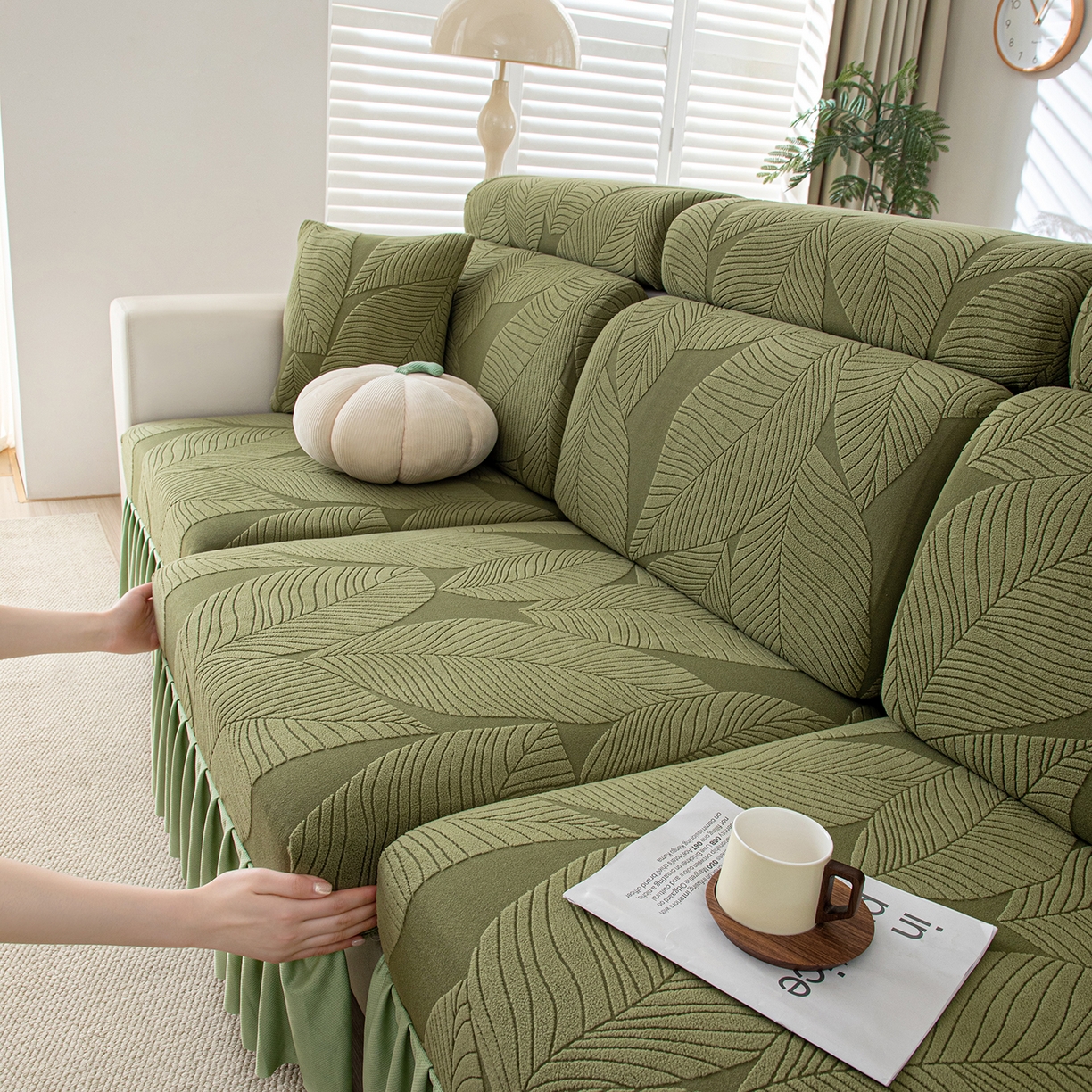 91家纺网 家纺一手货源 找家纺 沐沐家纺 2026新款霏叶裙边沙发笠 墨玉绿