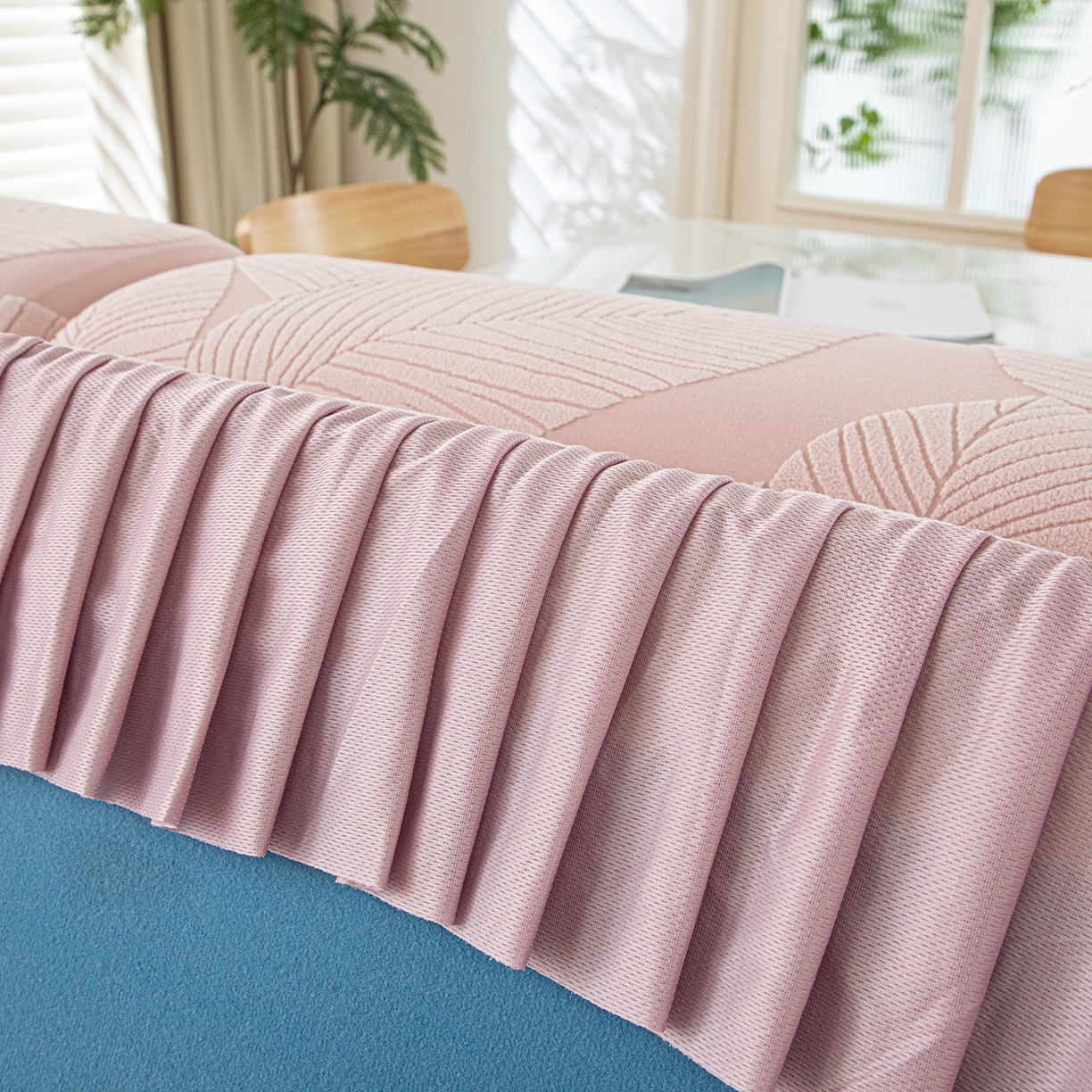 91家纺网 家纺一手货源 找家纺 沐沐家纺 2026新款霏叶裙边沙发笠 少女粉