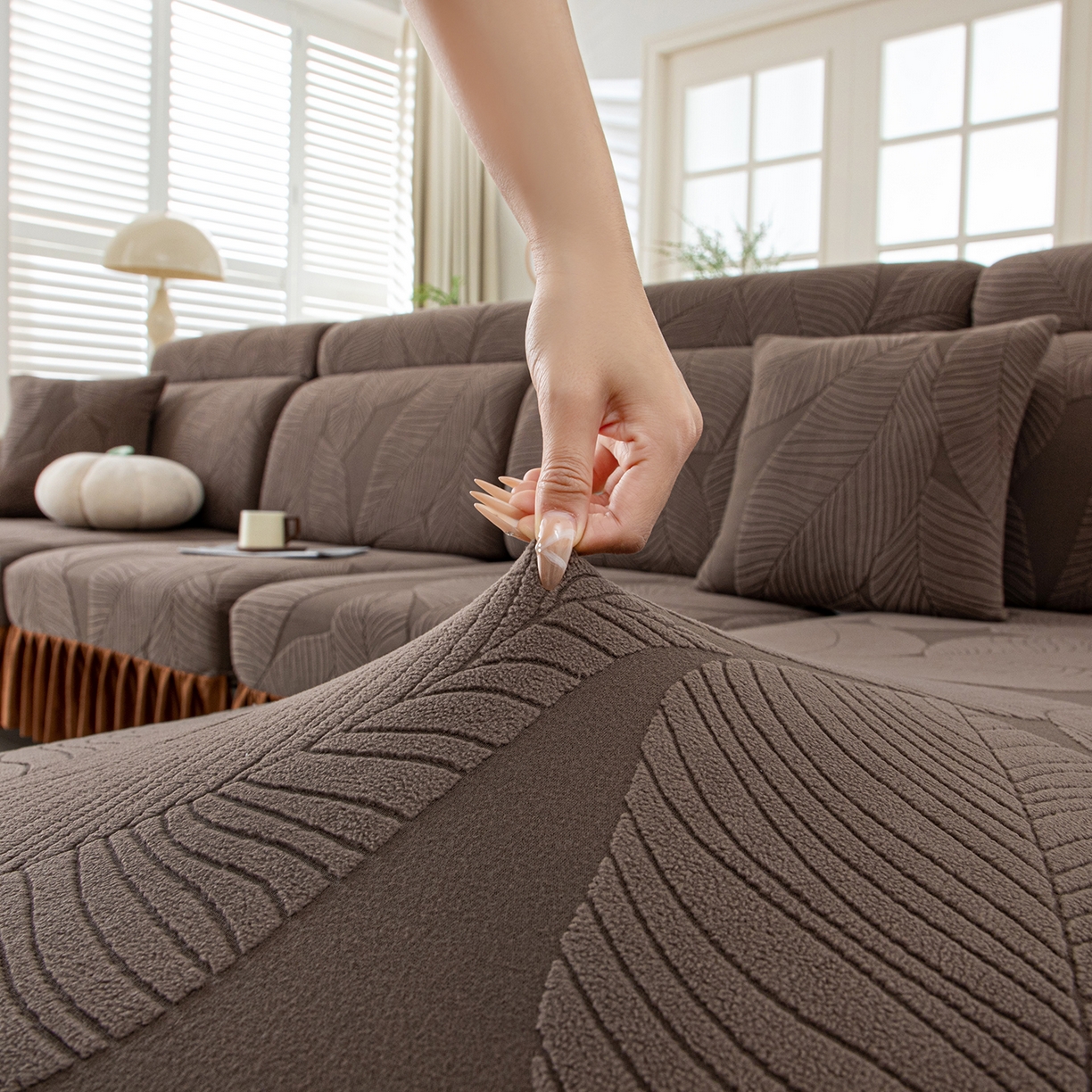 91家纺网 家纺一手货源 找家纺 沐沐家纺 2026新款霏叶裙边沙发笠 咖啡色