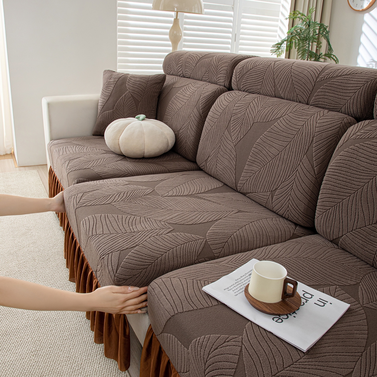 91家纺网 家纺一手货源 找家纺 沐沐家纺 2026新款霏叶裙边沙发笠 咖啡色