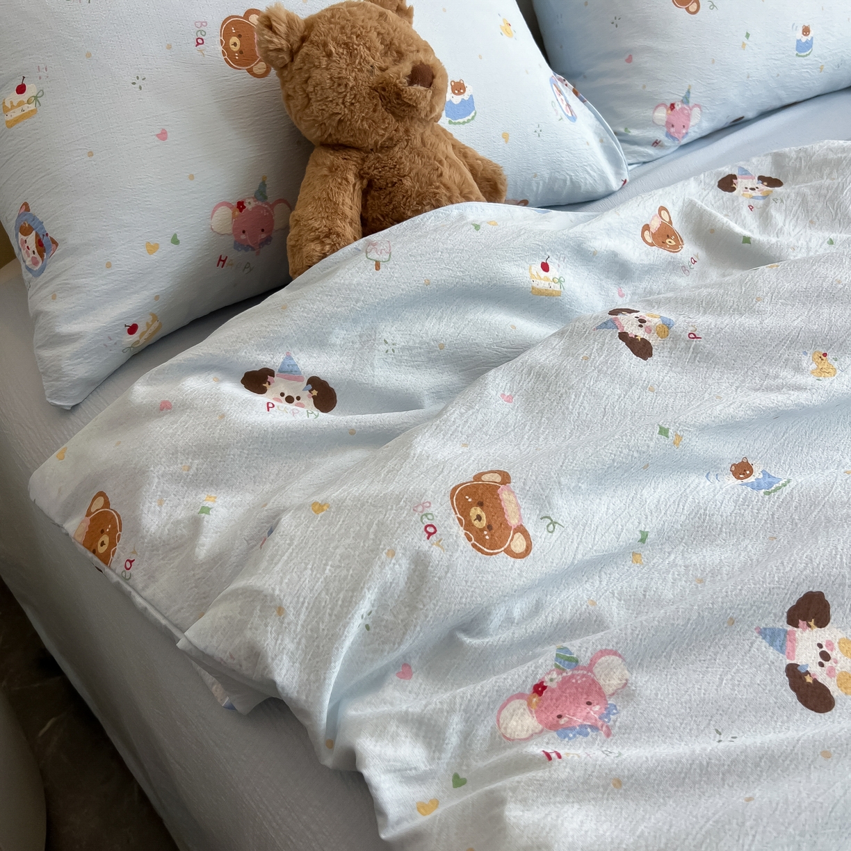 91家纺网 家纺一手货源 找家纺 韩巢家纺 2025新款双层纱床上用品四件套热销款超柔学生宿舍床单被套三件套 生日宴会兰