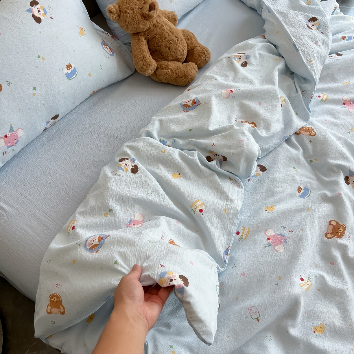 91家纺网 家纺一手货源 找家纺 韩巢家纺 2025新款双层纱床上用品四件套热销款超柔学生宿舍床单被套三件套 生日宴会兰